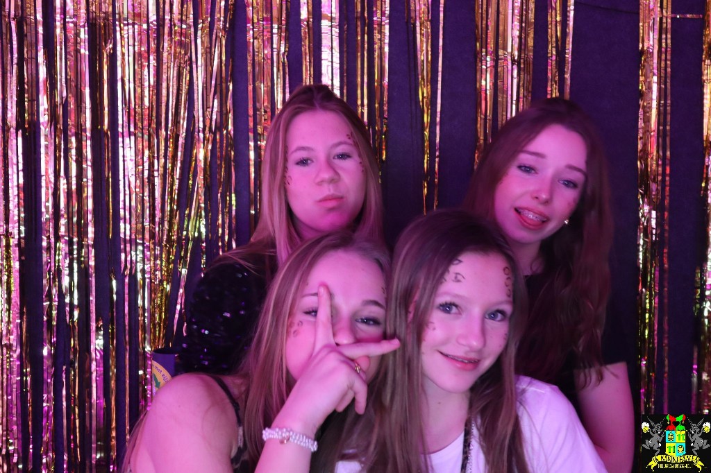 ../Images/Jeugd Opwarmbal Photobooth 239.jpg